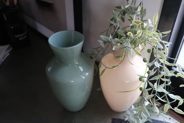 ファイヤーキングカラーがおしゃれなフラワーベース