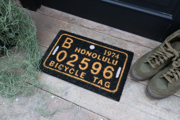 アクセントになるデザインのミニコイヤーマット