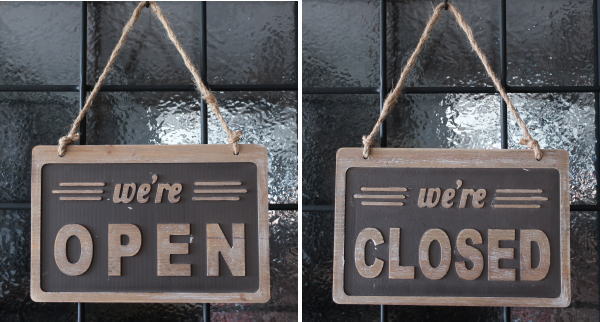 木製の温かみのあるおしゃれなオープン＆クローズ　サインボード