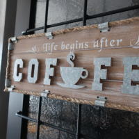 木製の温かみのあるおしゃれなサインボードCOFFEE