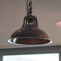 照明 カフェ 工業