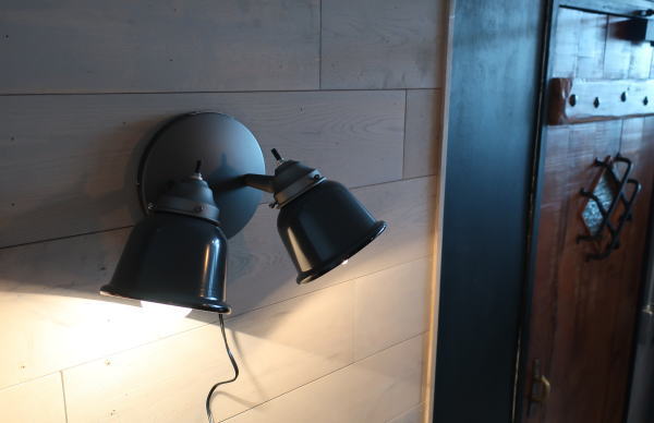 照明 工業系 コンセント