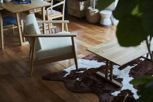 カウ柄の　おしゃれなフェイクファーラグ