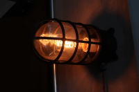 ブラケットタイプの照明