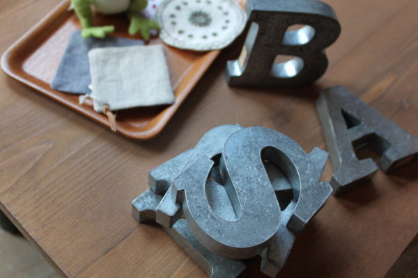 ブリキ文字 ナチュラル雑貨