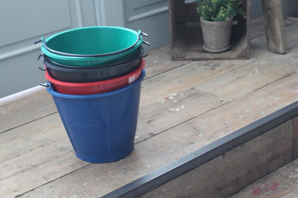 海外 バケツ ガーデニング