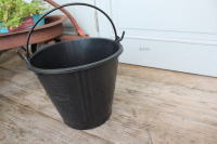 海外 バケツ ガーデニング