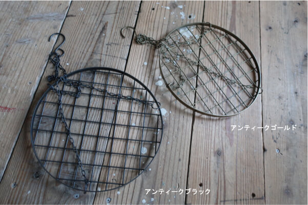 ディスプレイにおしゃれな　アイアン素材のハンキングハンガー