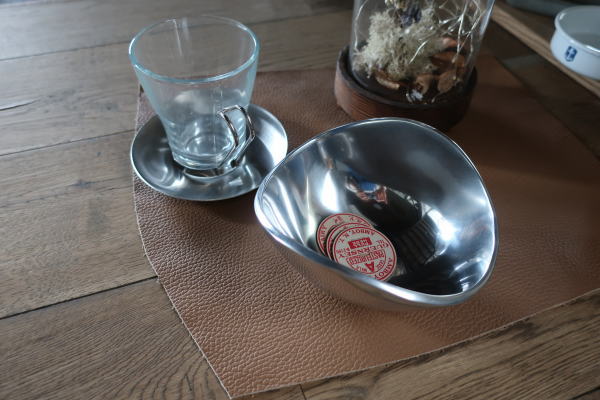 アクセサリーを飾りたいアルミトレイ