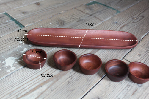 小物入れにしたい温かみのある木製トレイ