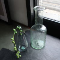 色合いが癒しのガラス一輪挿し