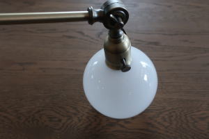 キッチン上で使いたい可動式照明