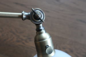 キッチン上で使いたい可動式照明