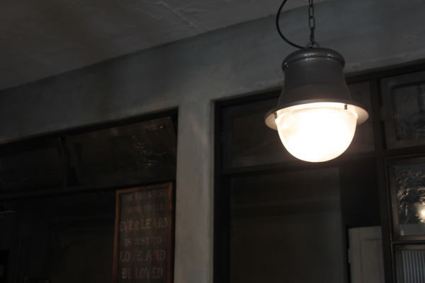 メンズライクな照明の空間作り