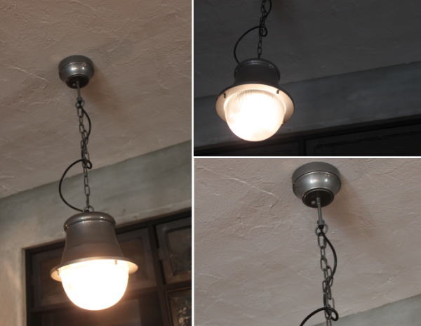 おしゃれライトのあるカフェ