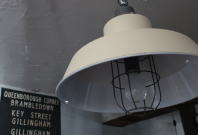 照明 カフェ 工業