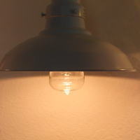 ホワイトカラーがお洒落なライト