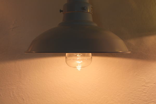 ナチュラルなイメージのホワイト照明