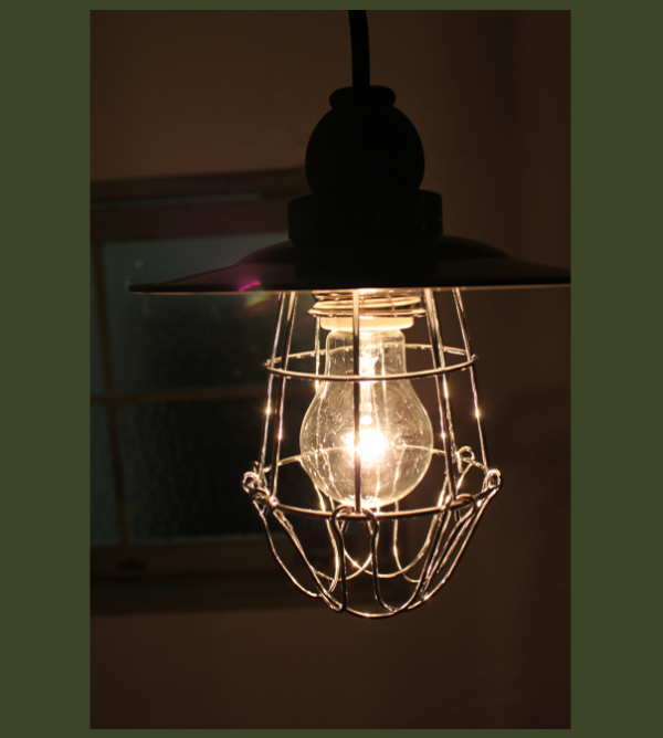 インダストリアルなペンダントライト