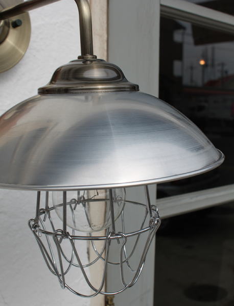 工業系の壁付けライト