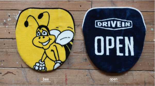 パッと目を引くお洒落なトイレカバー