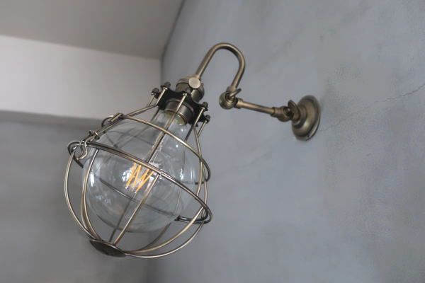 ガード付ライト インダストリアル ブラケット照明