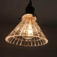 ガラスの反射が美しいペンダント照明