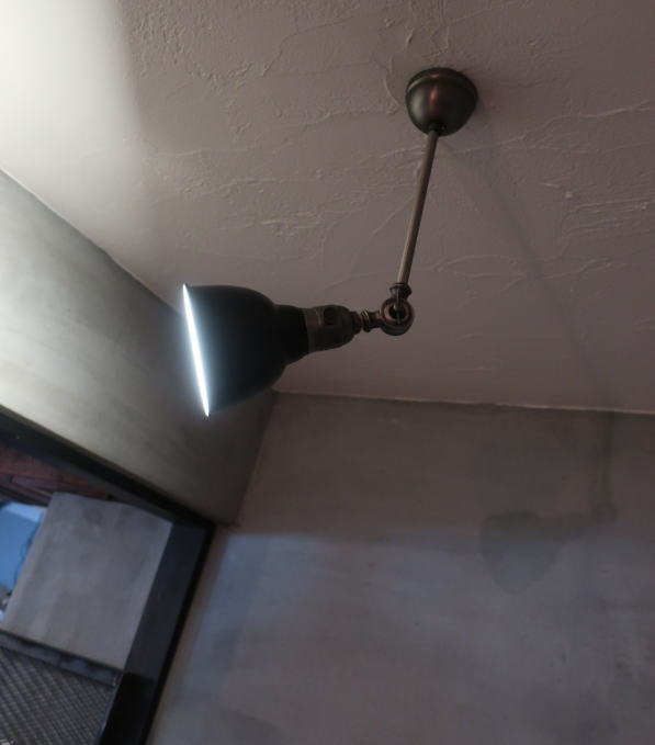 おしゃれな可動式スポットライト