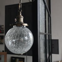 クラシカルなガラスのペンダントライト