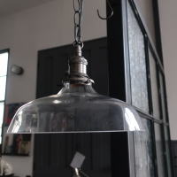古銀色がおしゃれなガラスのペンダントライト