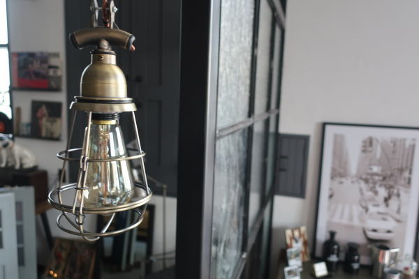 工業系 ガード付きライト