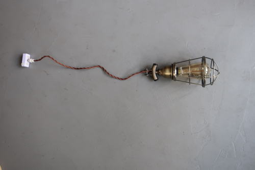 工業系 ガード付きライト