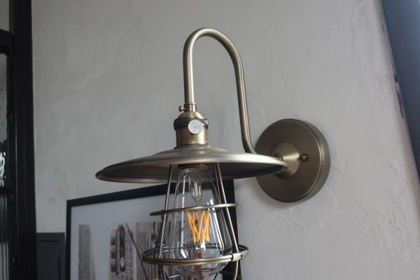 インダストリアルな壁付け照明の販売