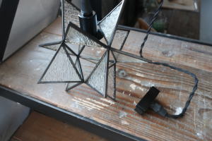 星形デザインが魅力的な照明