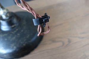 アンティーク家具と似合うペンダントライト