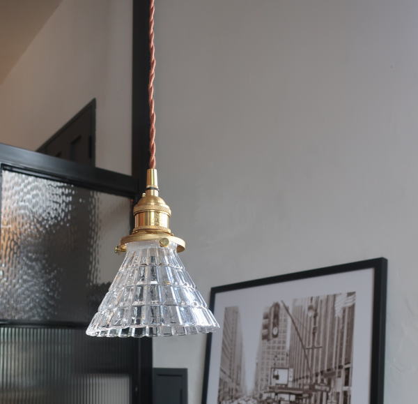 リビングで使いたいガラスペンダントライト