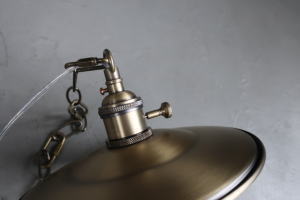 ガード付きの照明がかわいい