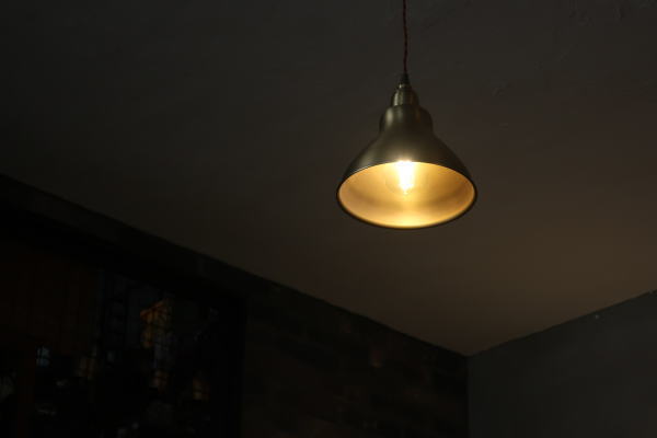 アンティークゴールドカラーのペンダントライト