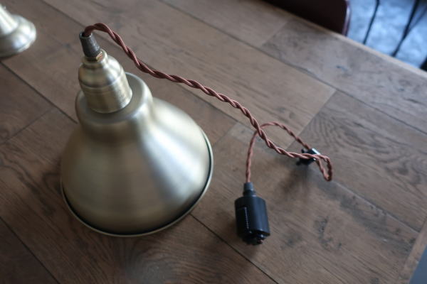 空間に並べて付けたいおしゃれライト