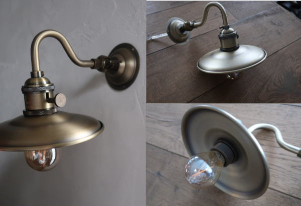 ゴールドカラーがオシャレな壁付けライト