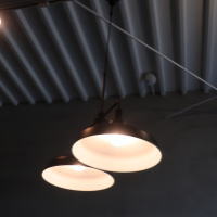 ブラックカラーが人気の2灯ライト