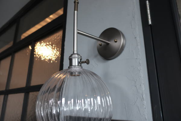 ストライプガラスがオシャレな壁付けライトの販売