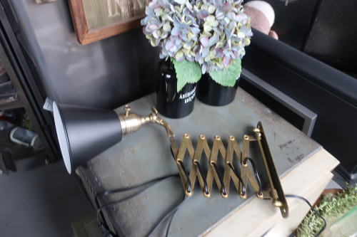 インダストリアルなスポットライト