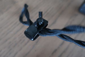 レトロな雰囲気を演出する吊り下げ照明のコーディネート