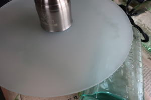 電球を変えて楽しめるシンプルデザインのペンダントライト