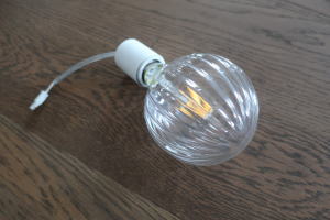 シンプルでおしゃれな白ソケット照明