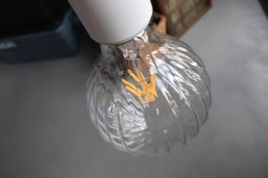 モールガラスのLED電球付きスポットライト