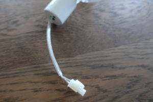 ミニマルデザインの天井照明器具