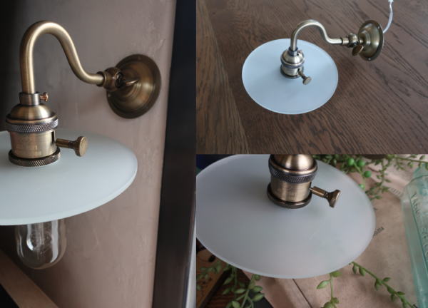 可動式根元で角度調整できるブラケットライト