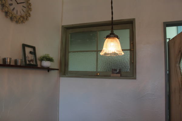 ナチュラルなイメージの照明販売